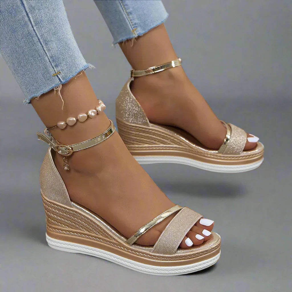 Glitter Plateau Kilehæl Sandaler til Kvinder med Ankelrem og Åben Tå – Komfortabel Glamour til Sommerfester-83231-52475f88-872c-48aa-9519-0dc43beeea55
