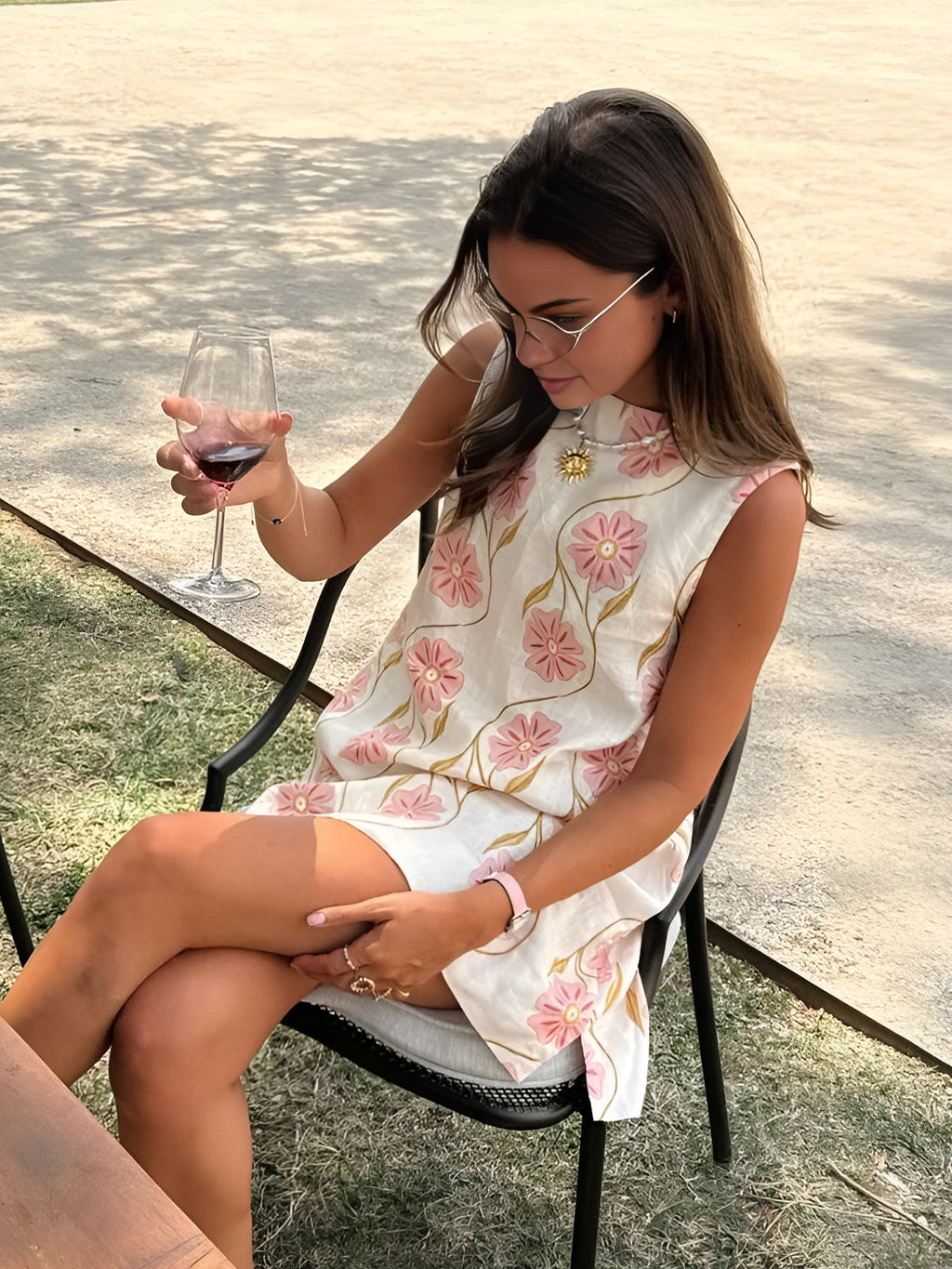 Blomstret Sommerkjole med Høj Hals