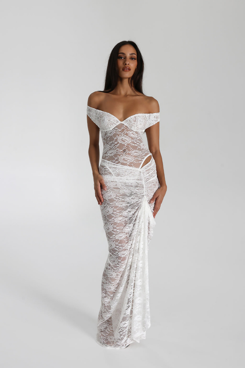 Blondekjole med Off-Shoulder og Asymmetrisk Kant