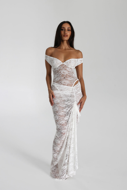 Blondekjole med Off-Shoulder og Asymmetrisk Kant