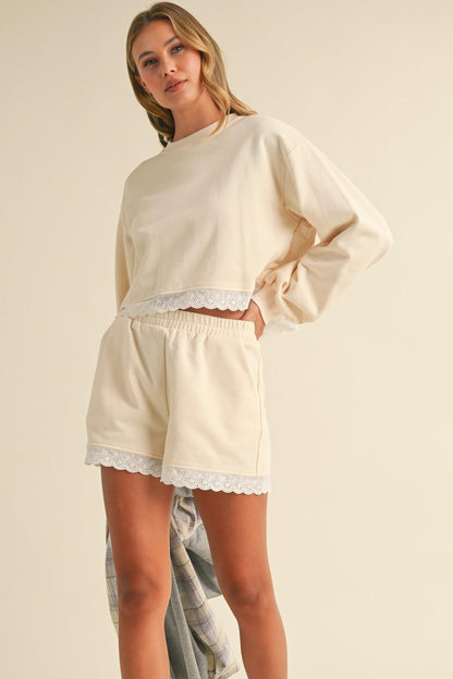 Afslappet sæt - Cropped, blondekant