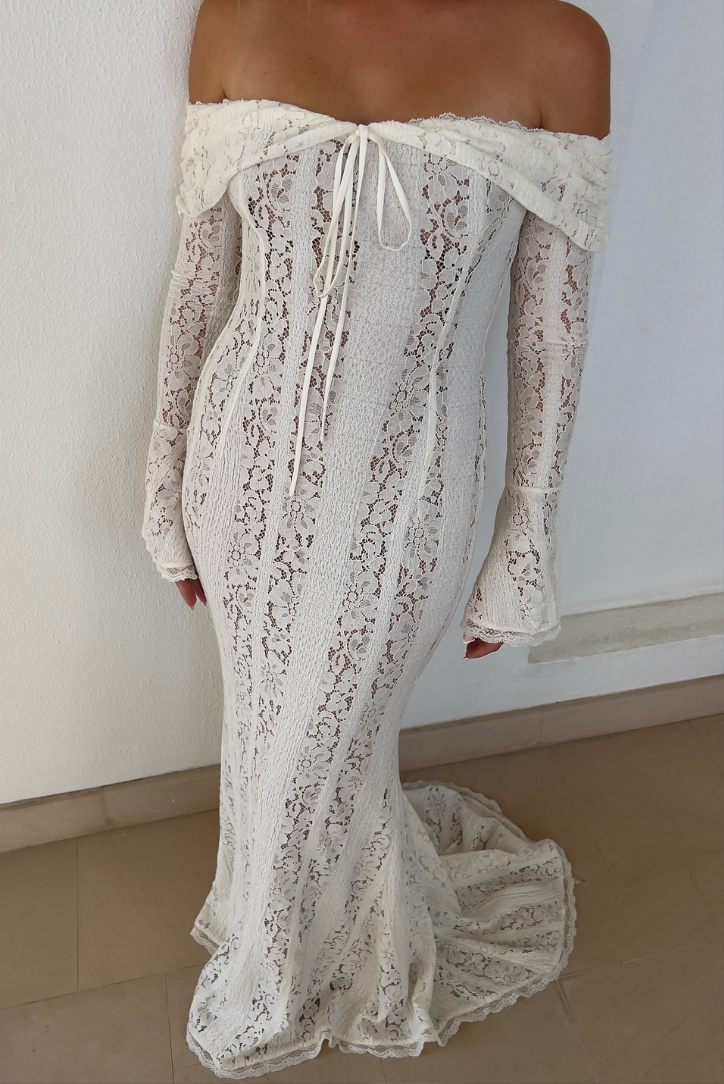 Kvinde Blondekjole – Off-Shoulder, Lange Ærmer, Elegant Design-83555-138b8daa-5d68-4e30-a63e-758e86066bbe