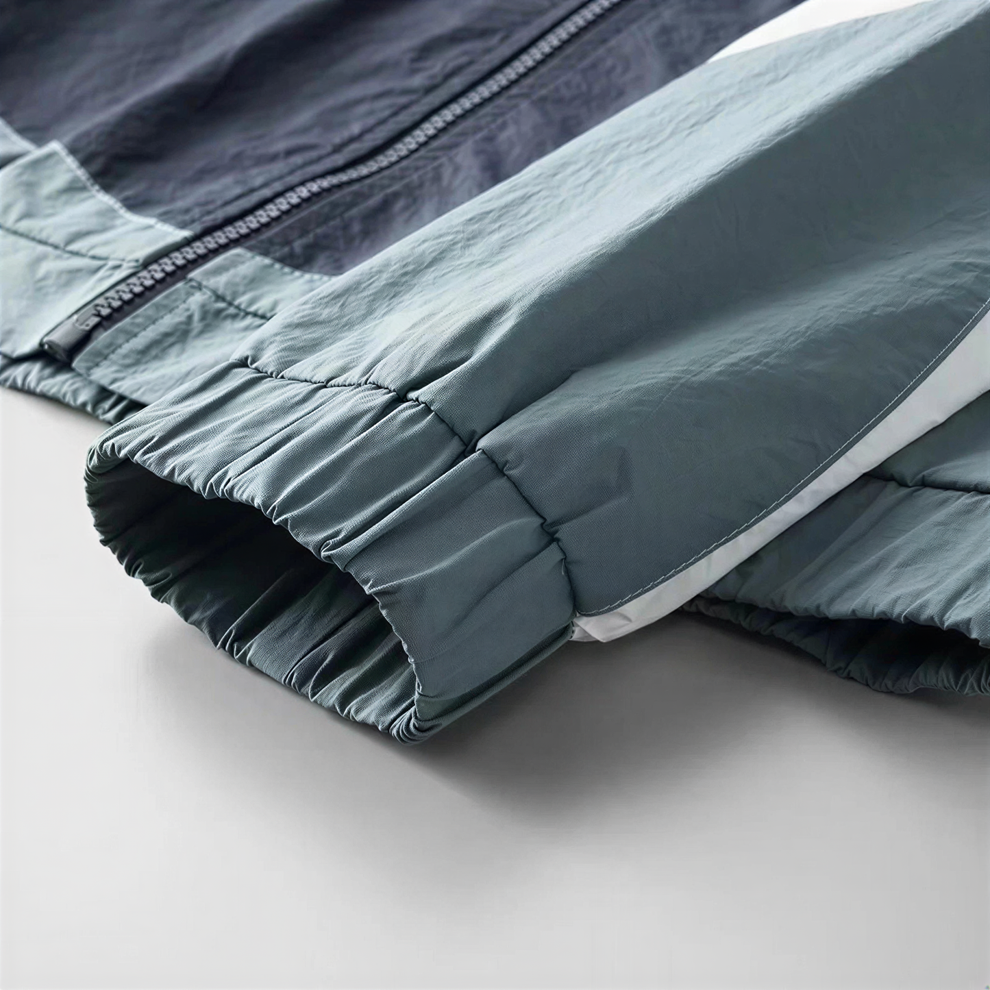 Julian | Vindjakke i essentielle farver