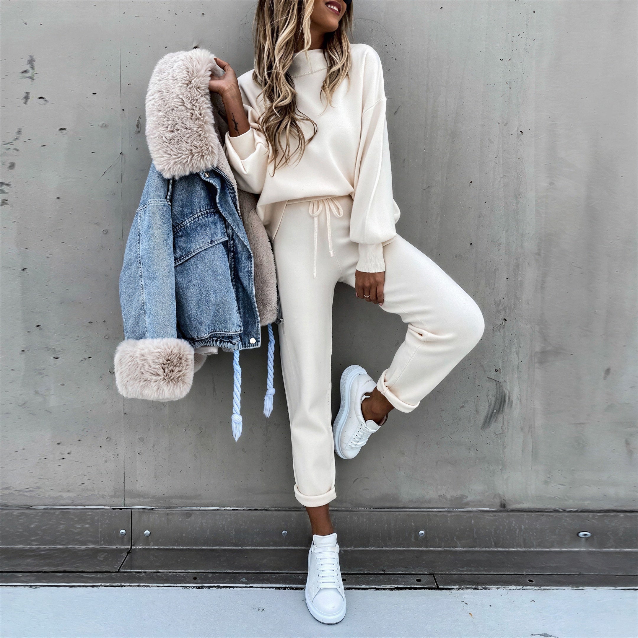 Afslappet Strikket Sæt | Høj Hals & Jogger | Helårsbrug