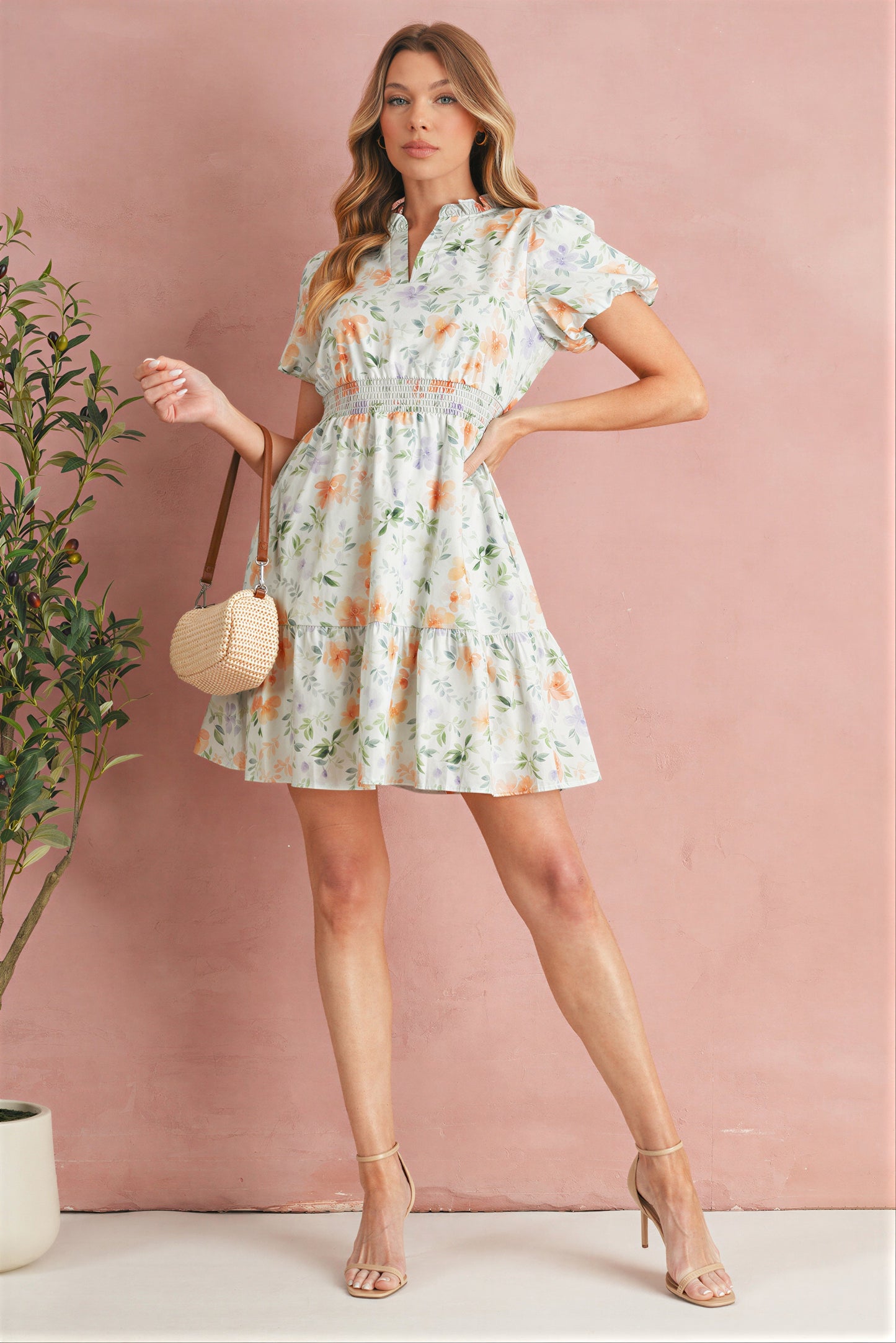 Feminine Kjole | Lagdellet nederdel med blomster | Forår/Sommer