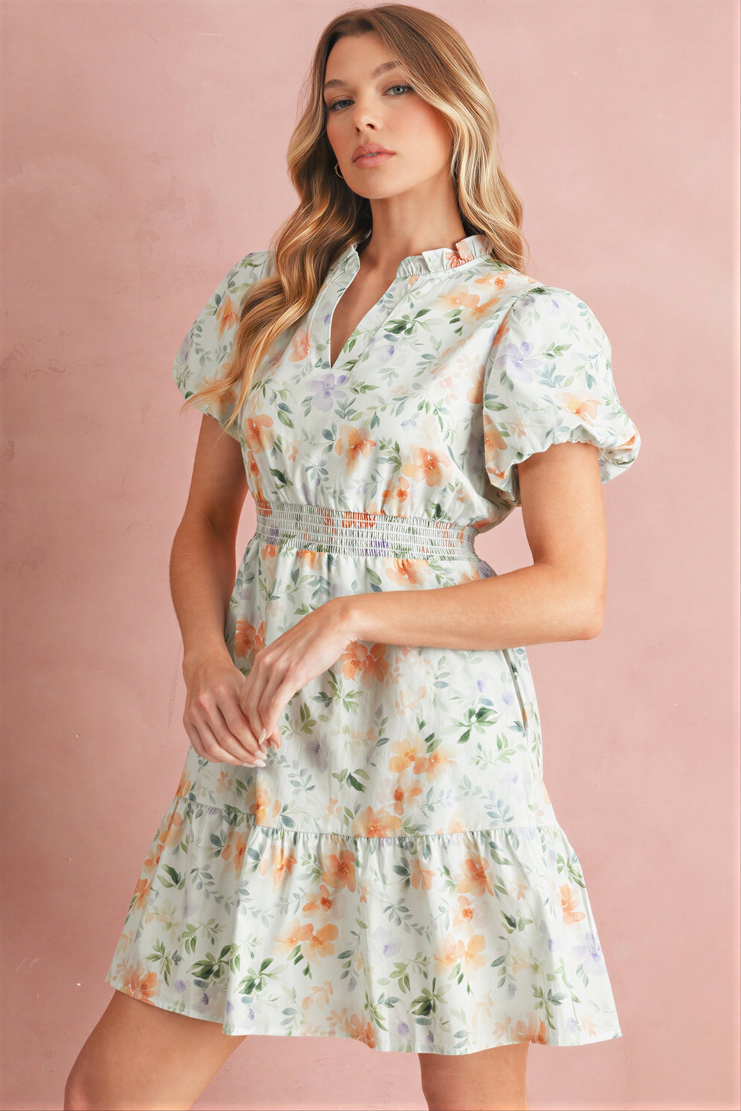 Feminine Kjole | Lagdellet nederdel med blomster | Forår/Sommer