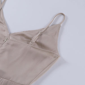 Aftenkjole med Cowl Neckline og Slids