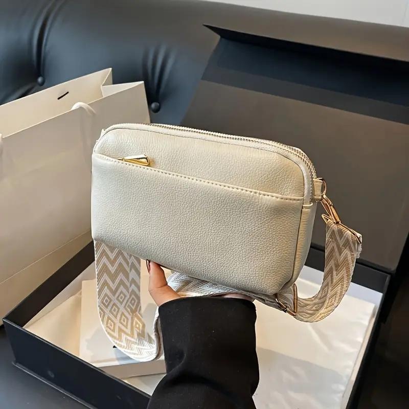 Crossbody Taske med Geometrisk Detalje