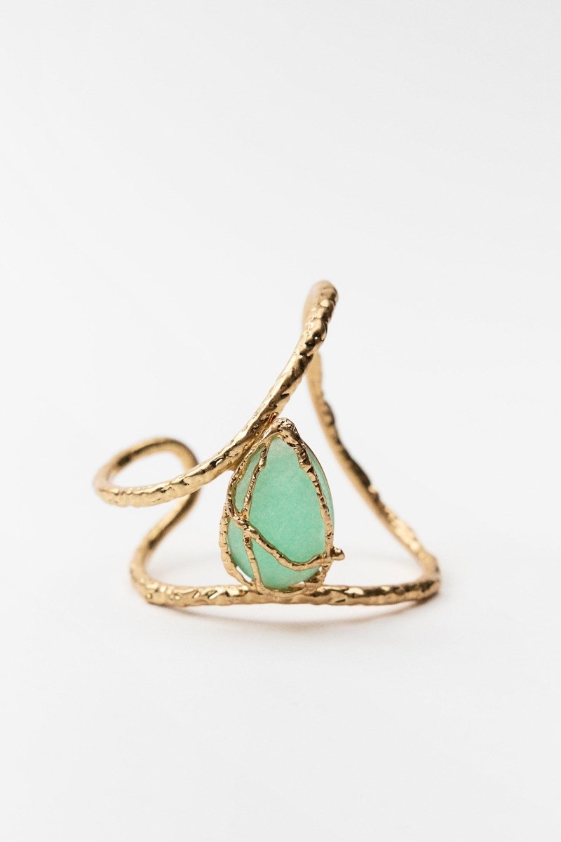 Skulpturel Armring med Oval Ædelsten