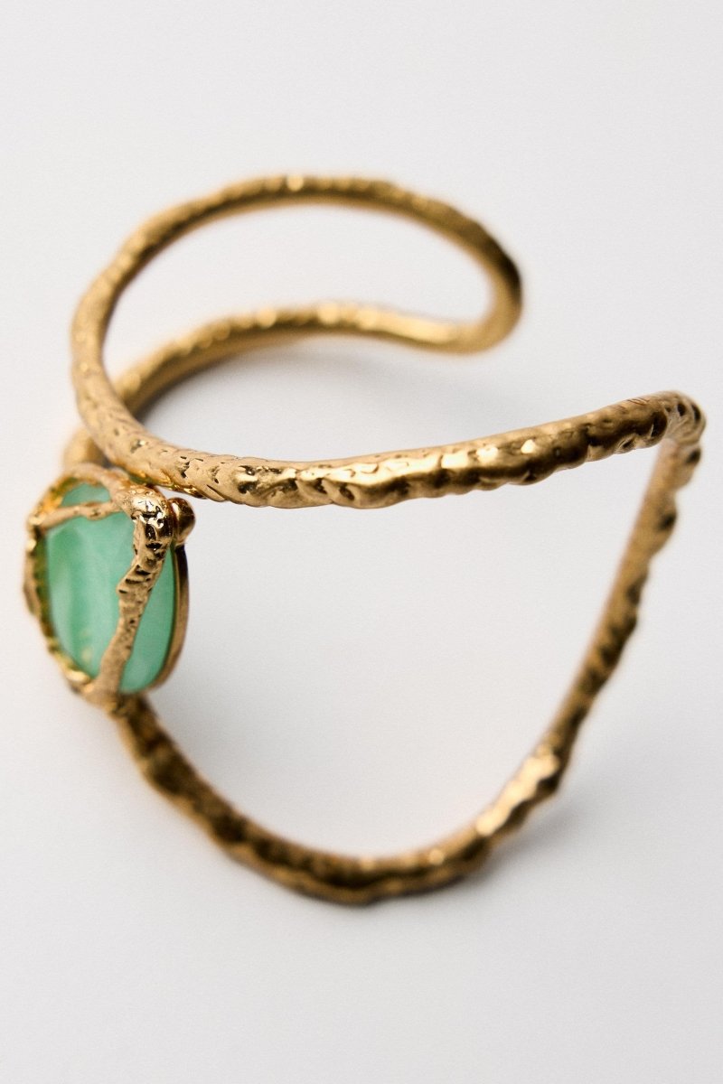 Skulpturel Armring med Oval Ædelsten