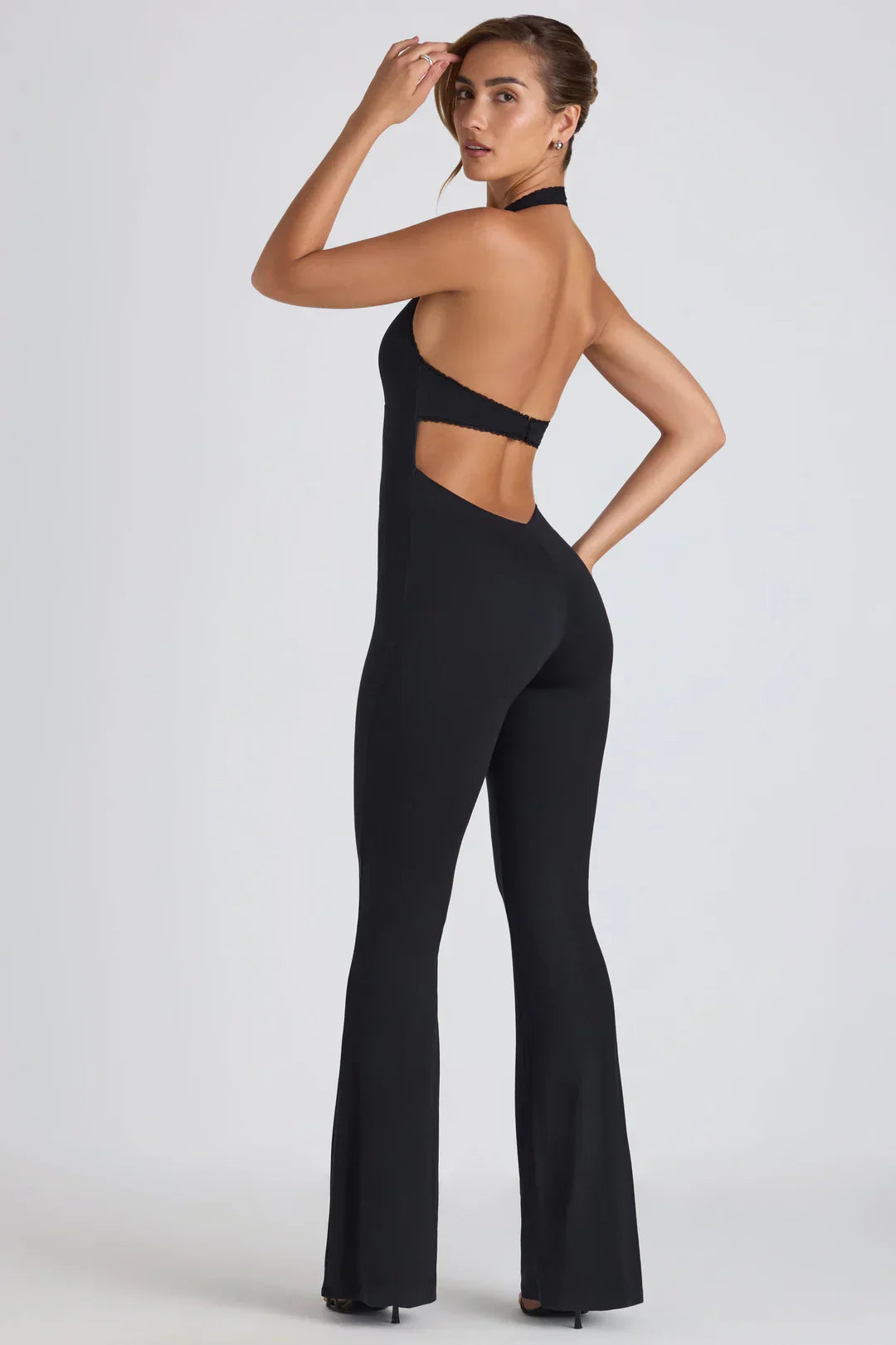 Dame Jumpsuit – Ribbet, Halterudskæring, Svajende Ben, Figursyet Silhuet-83502-49ec69e9-9d2f-4b97-84fb-f6d1b4e36861