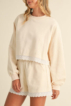 Afslappet sæt - Cropped, blondekant
