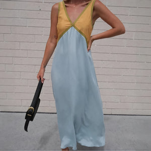 Color Block Midi Kjole med V-udskæring