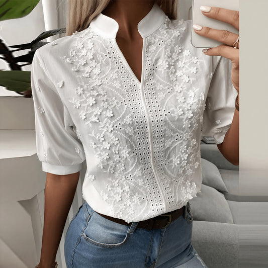Broderet Bluse med Pufærmer og Blomster