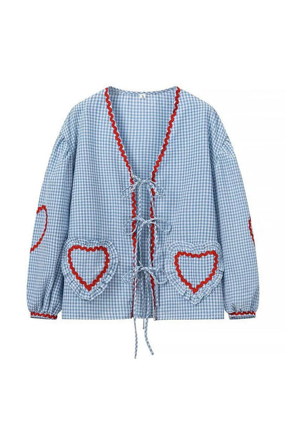 Dame Gingham Bluse med Hjerteformede Lommer, Rød Kant og Bindebånd Foran, Lange Ærmer-83307-54f3a0d1-9fa1-42cc-9ee0-49ca009f5f1c