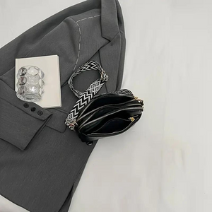 Crossbody Taske med Geometrisk Rem