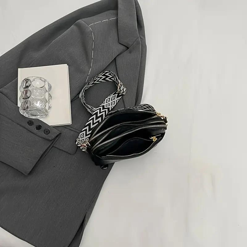 Crossbody Taske med Geometrisk Detalje