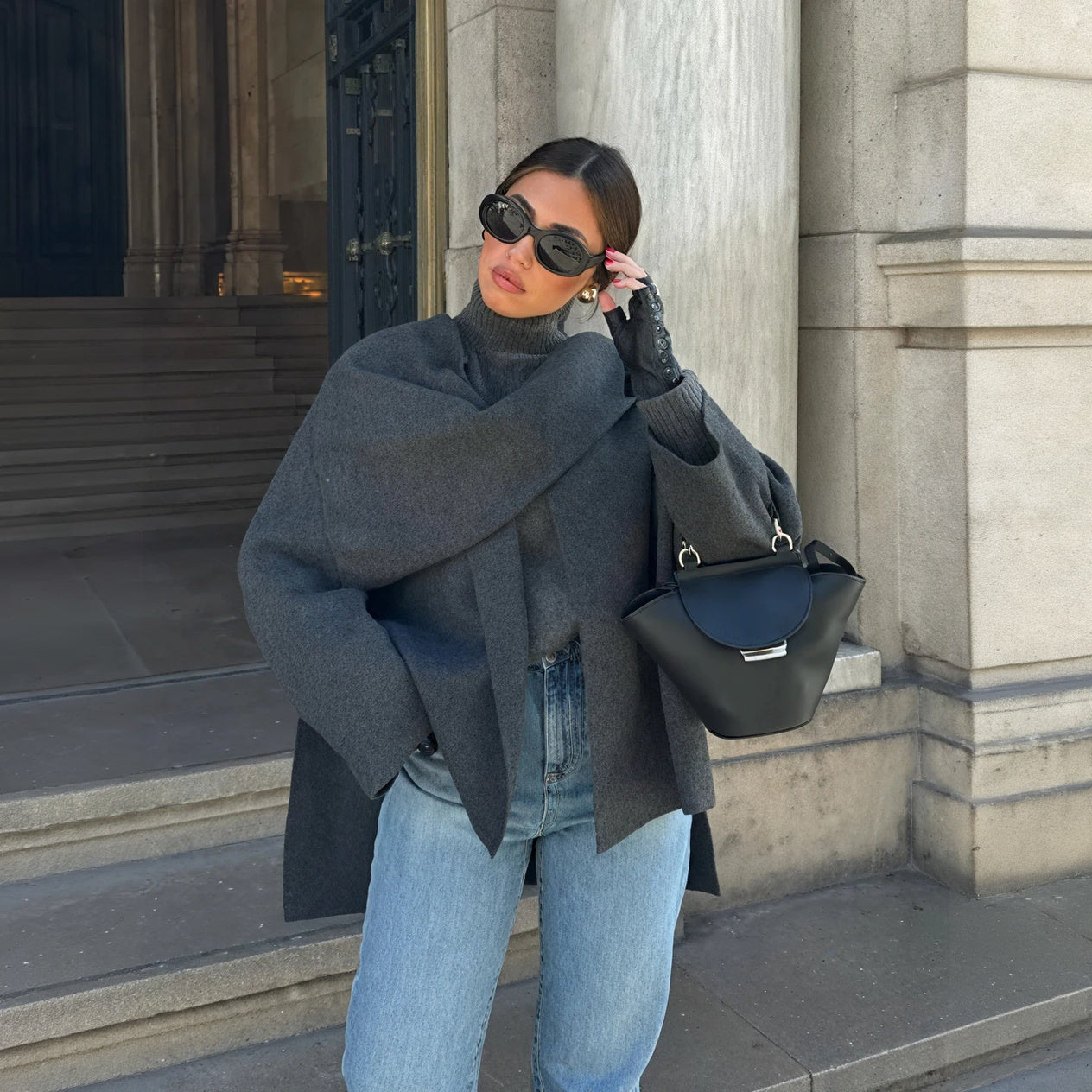 Elegant Outerwear med Drapéret Design