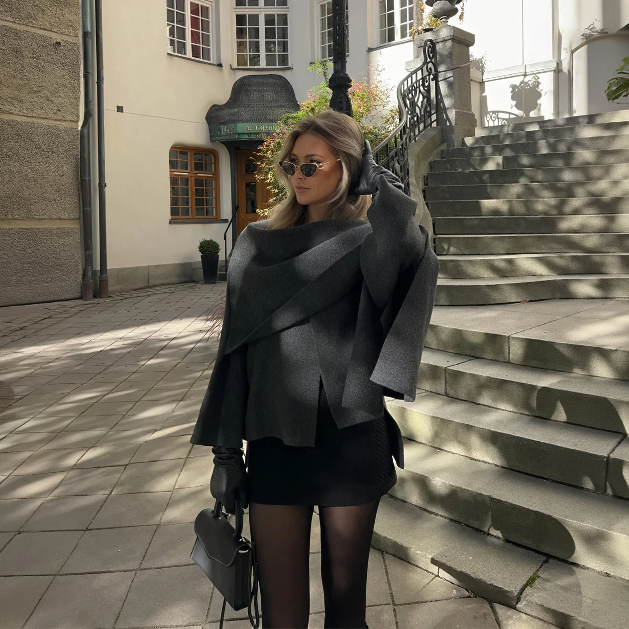 Elegant Outerwear med Drapéret Design