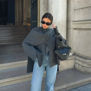 Elegant Outerwear med Drapéret Design