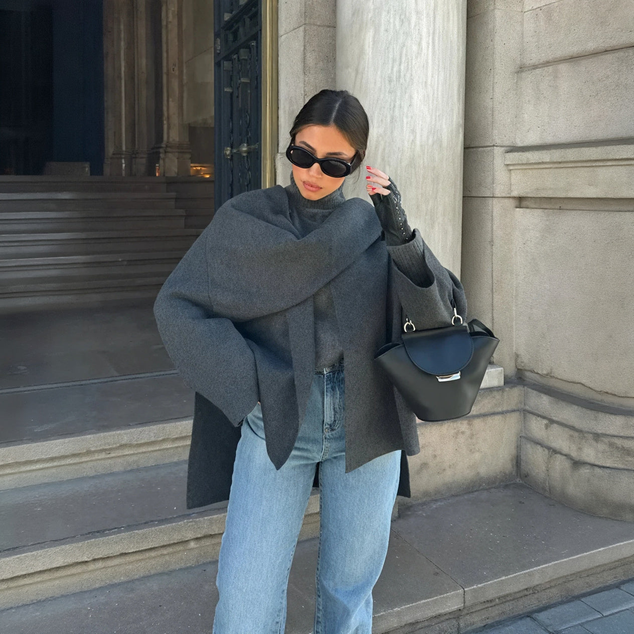 Elegant Outerwear med Drapéret Design