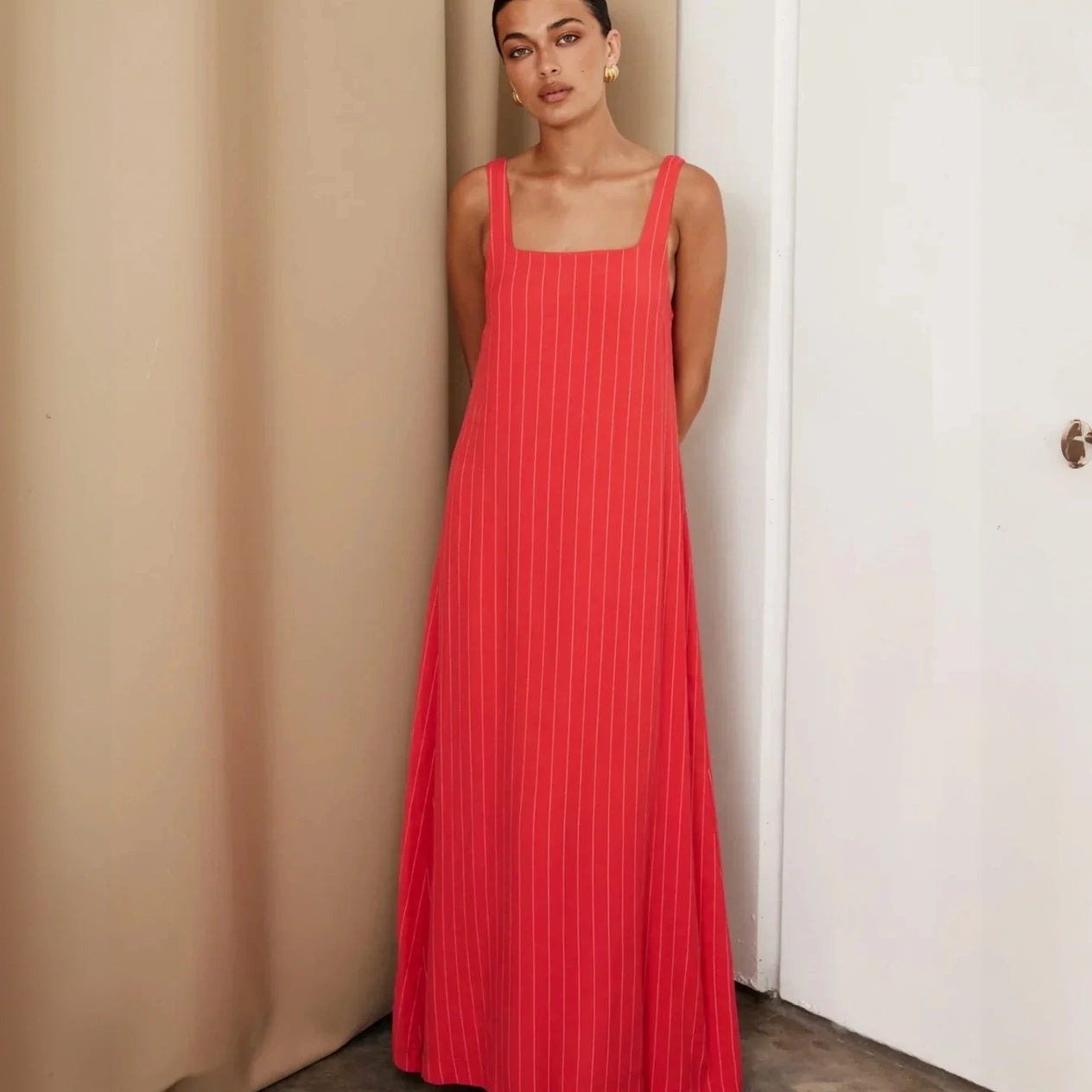 Afslappet Maxi Kjole - Firkantet Hals