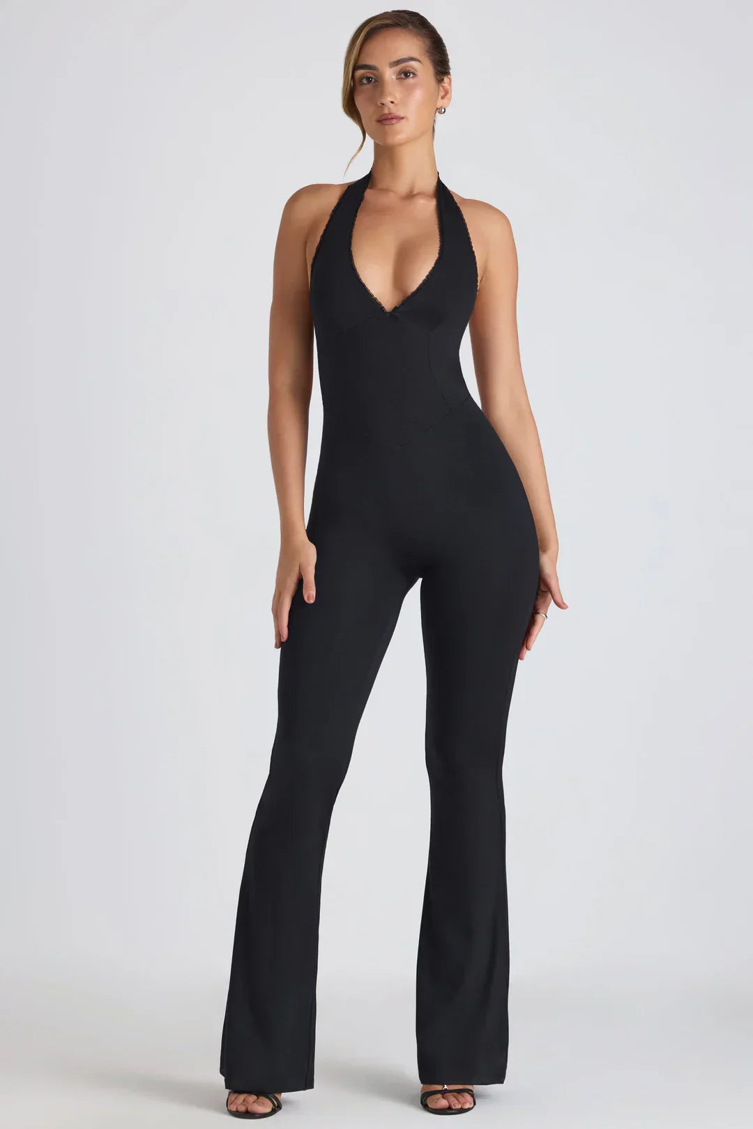 Dame Jumpsuit – Ribbet, Halterudskæring, Svajende Ben, Figursyet Silhuet-83502-75f8aba8-0bfd-47a7-9a86-9832bba33b24