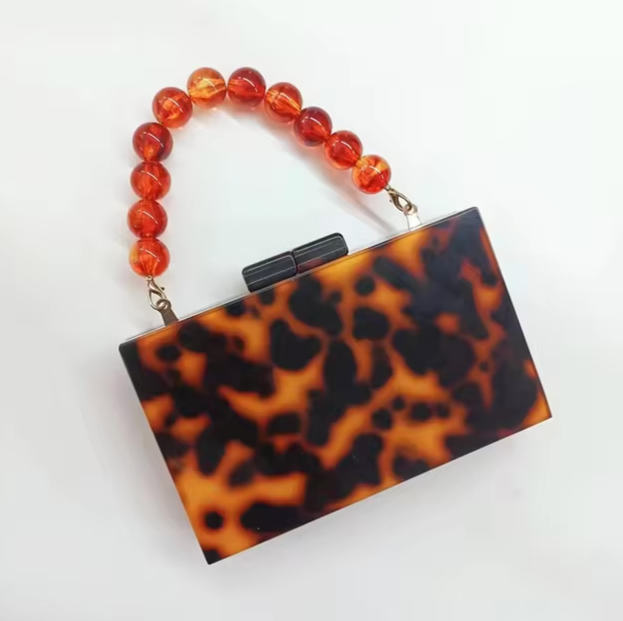 Skulpturel Clutch med Marmor og Perler
