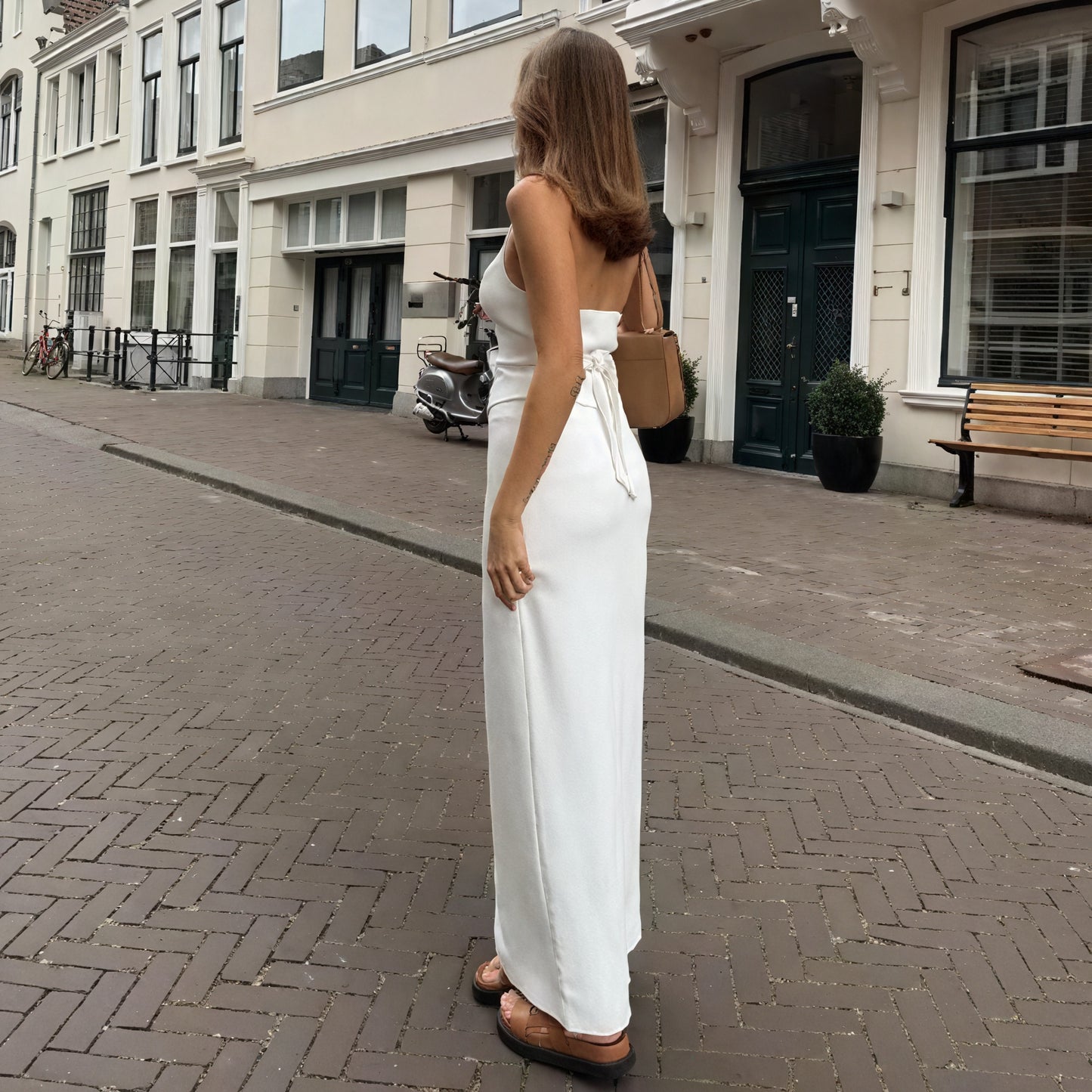 Minimalistisk Sæt - Halterneck & Nederdel