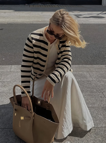 Stribet Strikjakke med Guldknapper