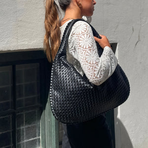Vævet Håndtaske med Rummeligt Design