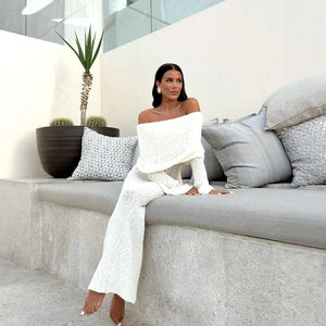 Skinnende Kjole med Off-Shoulder og Flared Ærmer
