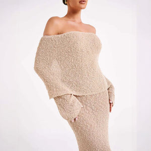 Skinnende Kjole med Off-Shoulder og Flared Ærmer