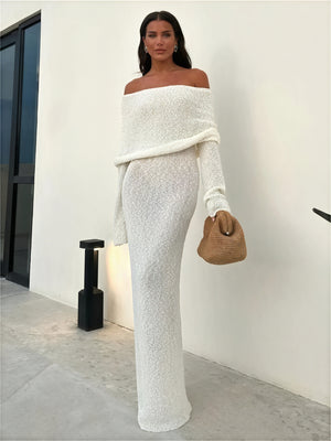 Skinnende Kjole med Off-Shoulder og Flared Ærmer