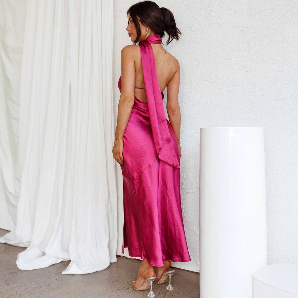 Asymmetrisk Midi-Kjole med Halterneck