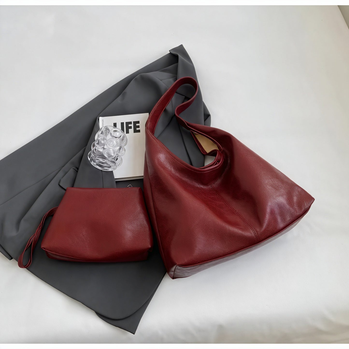 Rummelig Skuldertaske med Minimalistisk Design