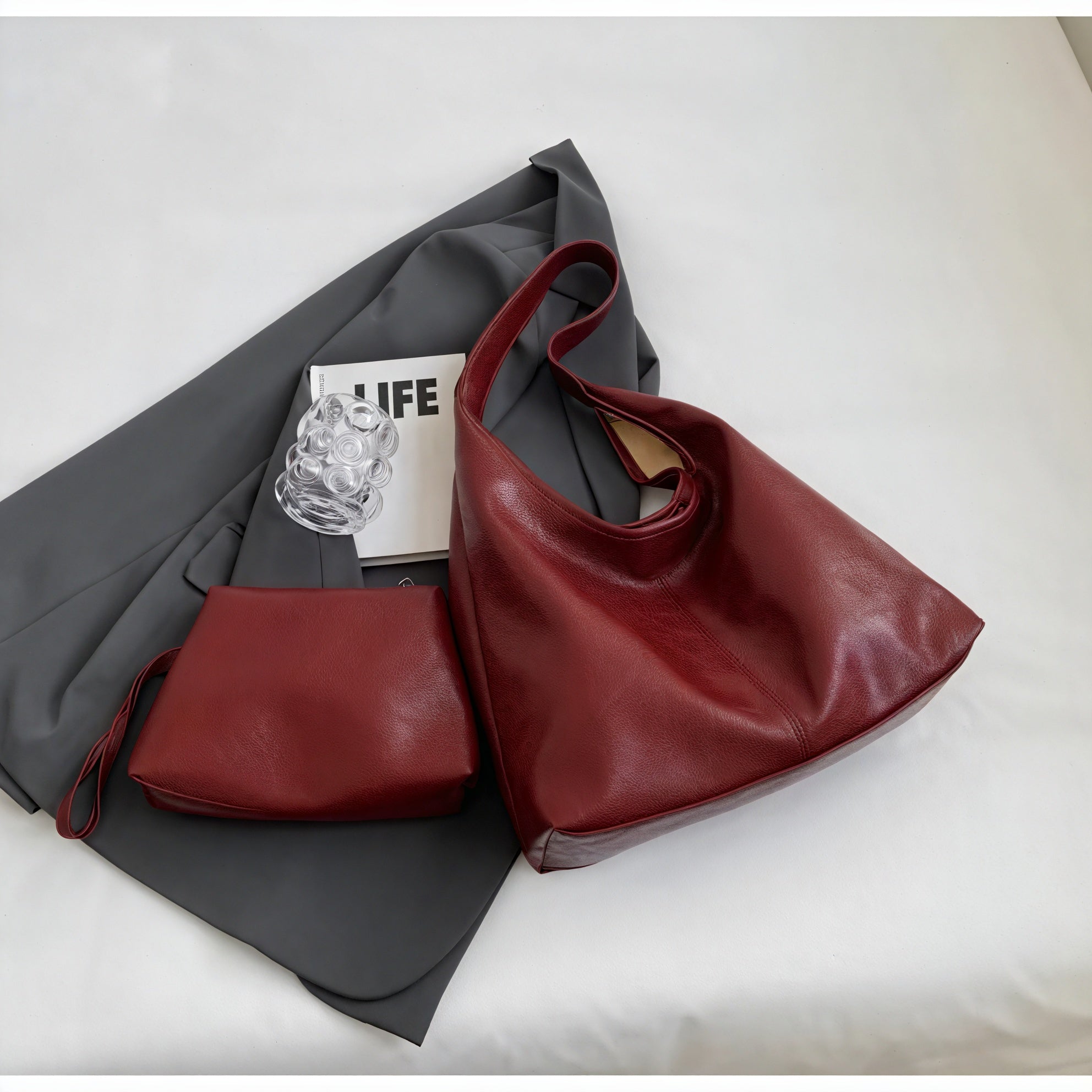 Rummelig Skuldertaske med Minimalistisk Design