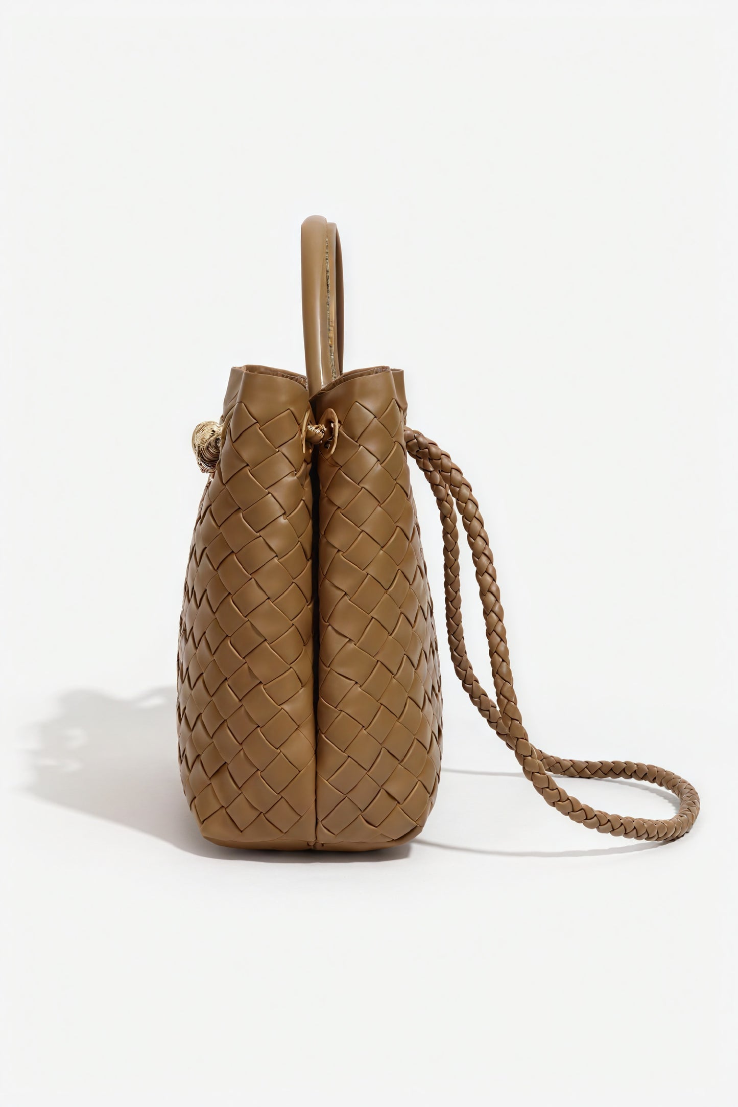 Elegant Vævet Håndtaske med Detaljer