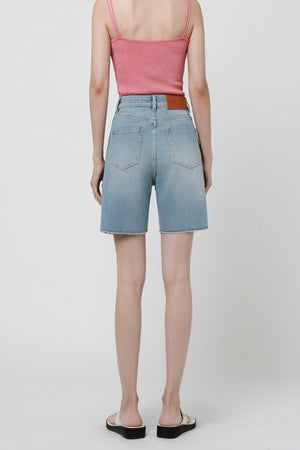 Afslappede denimshorts med rå kant