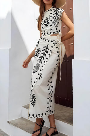 Broderet Todelt Sæt - Sommerlig Stil