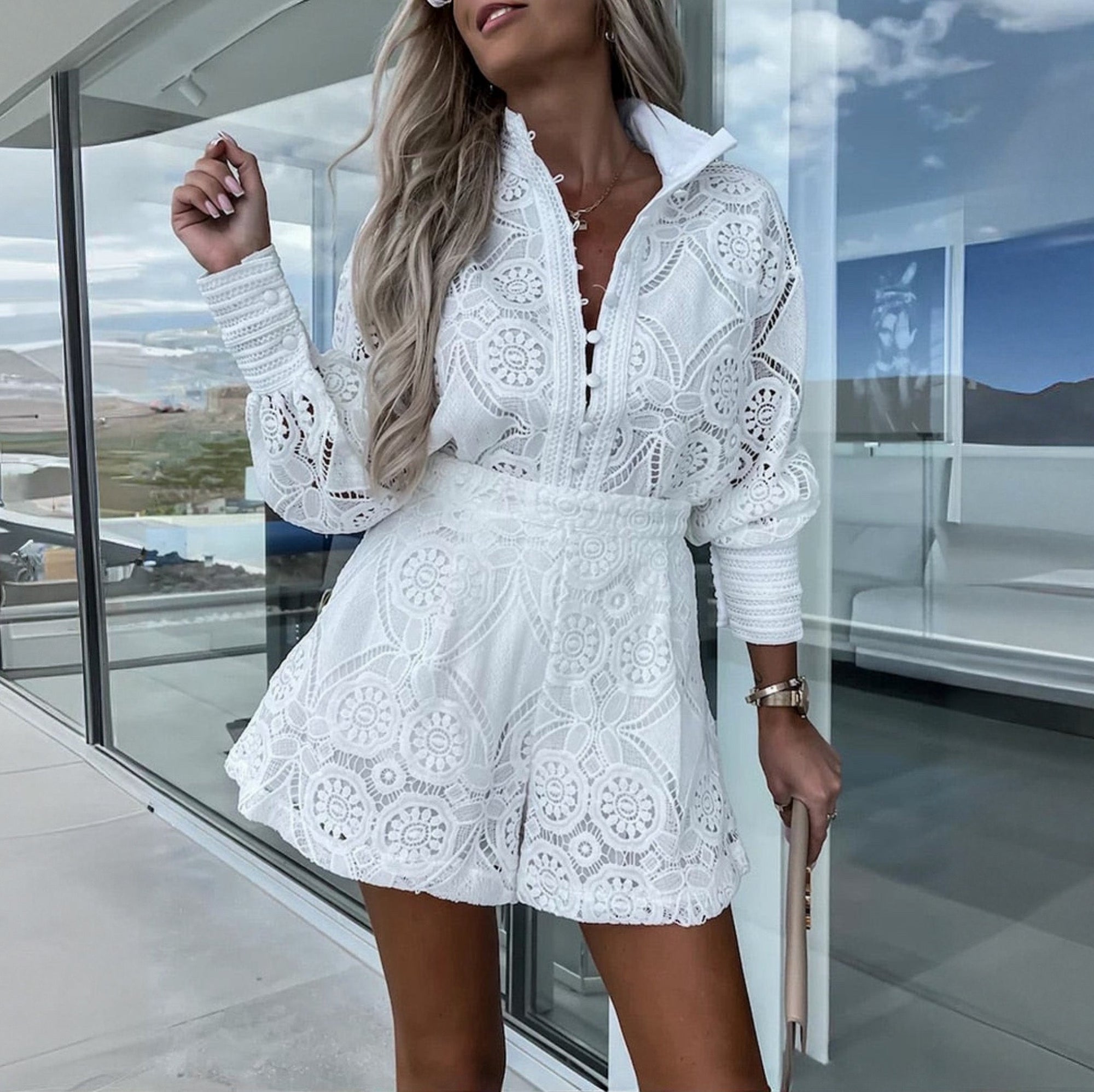 Dame Blonde Blusekjole – Langærmet med Shortsfor-83324-7c51247a-b64a-4720-b8f0-b7bd5a61928f