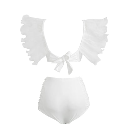 Moderne bikini med flæsedetaljer