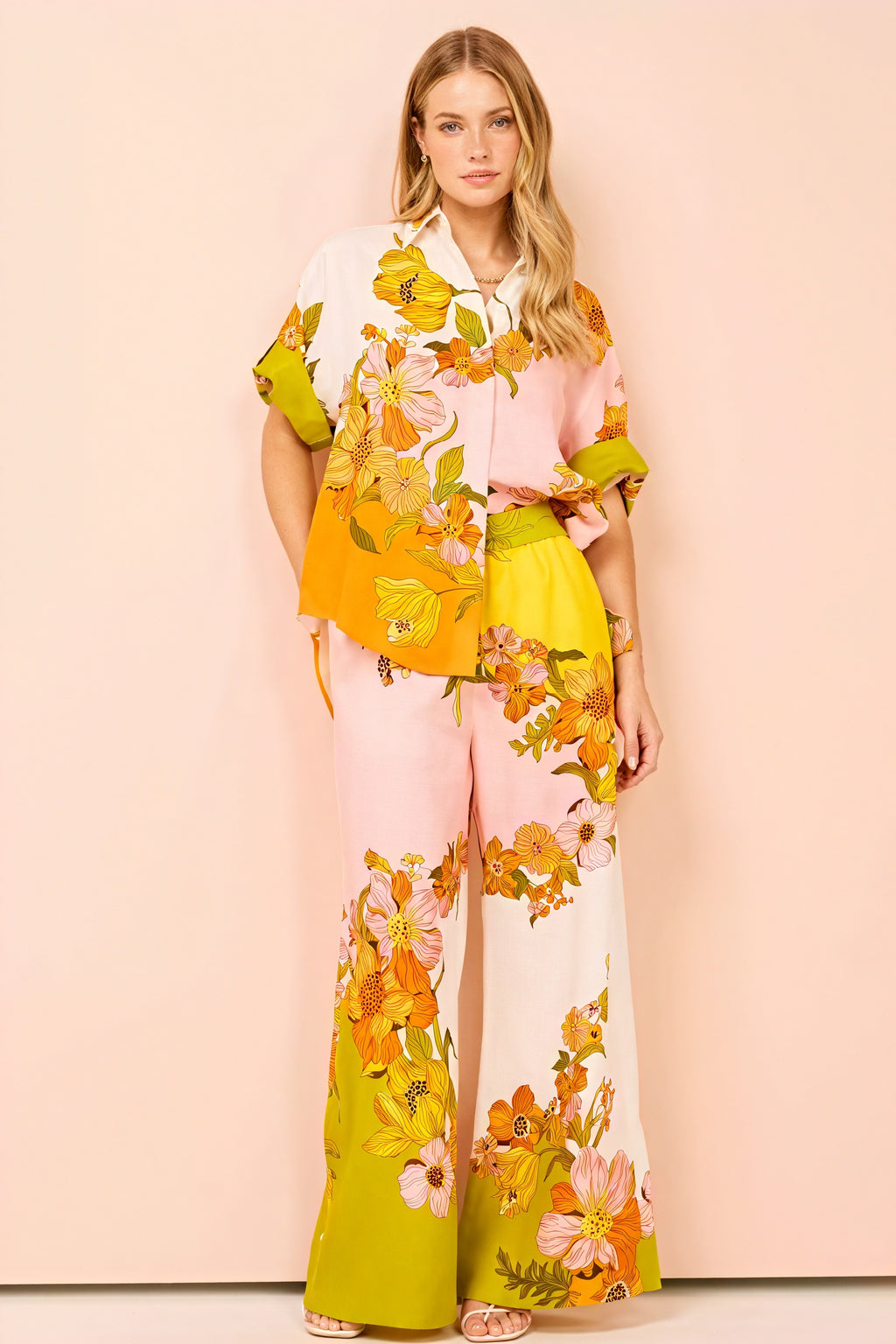 Blomstret Sæt med Vide Ben og Farverig Top