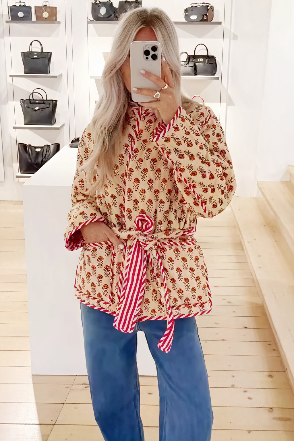 Blomstret Quiltet Jakke med Bælte og Striber