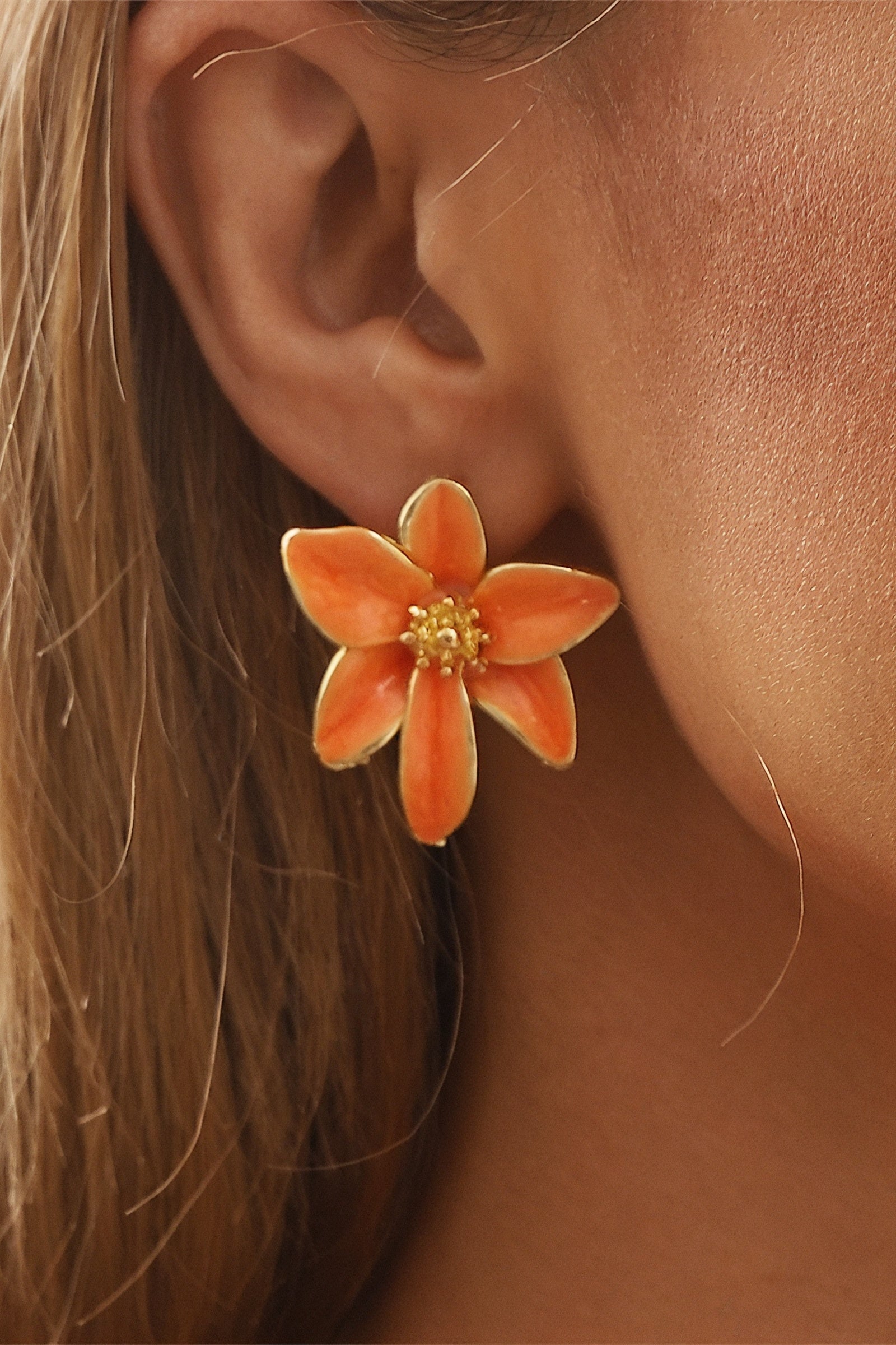 Blomsterøreringe - Orange med Gyldne Detaljer
