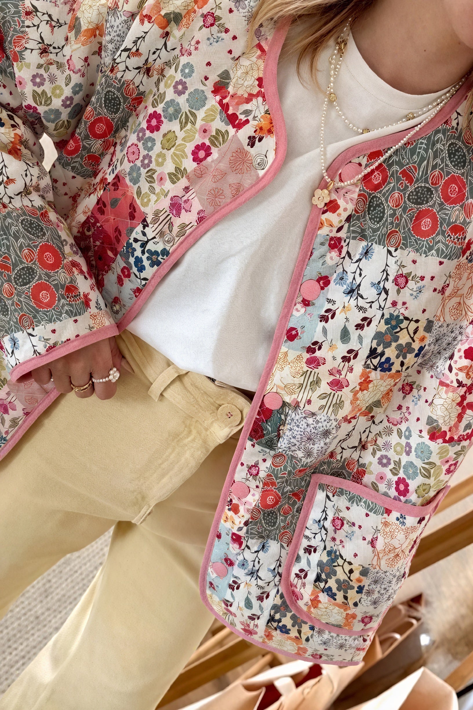 Boheme Patchwork Jakke – Unik & Komfortabel