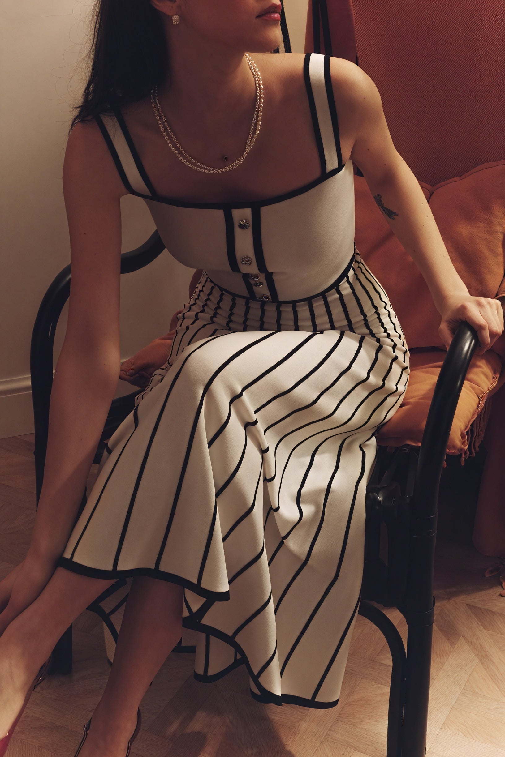 Stribet Midi Kjole med Knapper