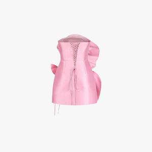 Skulpturel Mini Kjole med Rosetter