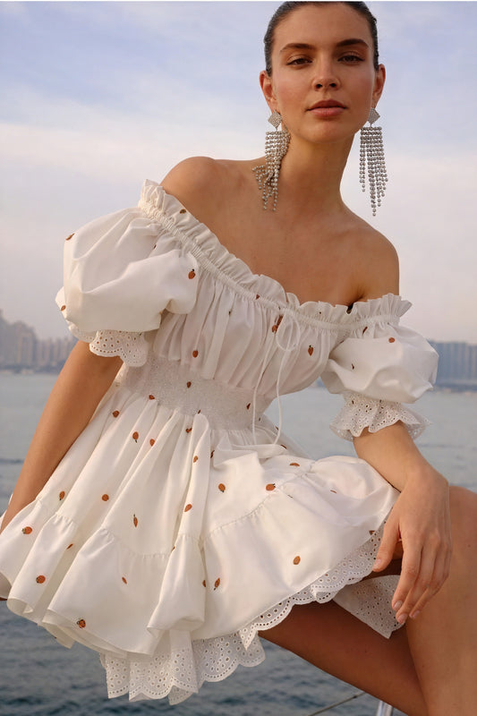 Broderet Sommerkjole med Off-Shoulder