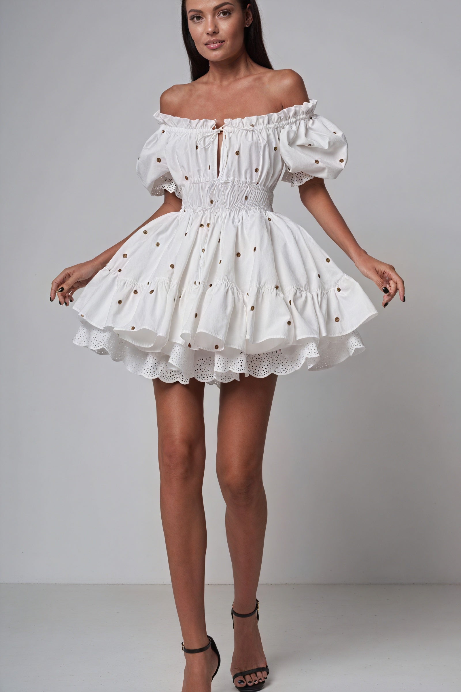 Broderet Sommerkjole med Off-Shoulder